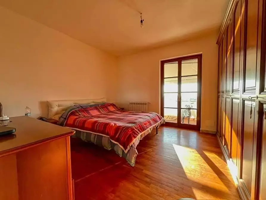 Immagine 16 di Villa in vendita  a Carrara