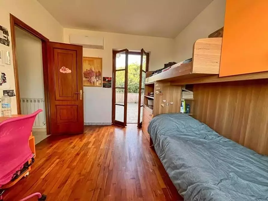 Immagine 17 di Villa in vendita  a Carrara