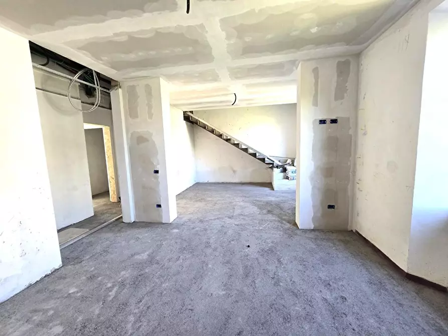 Immagine 9 di Mansarda in vendita  a Poggibonsi