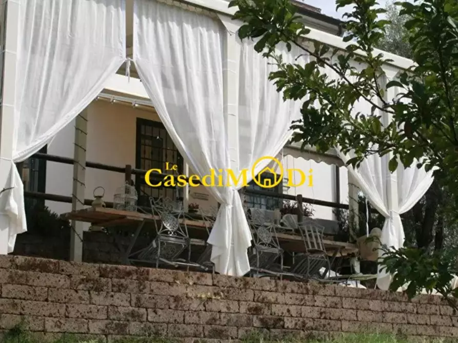 Immagine 2 di Casa bifamiliare in vendita  a Collesalvetti