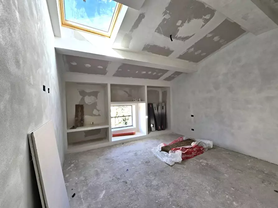 Immagine 7 di Mansarda in vendita  a Poggibonsi