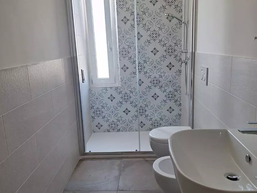 Immagine 3 di Appartamento in affitto  a Carrara