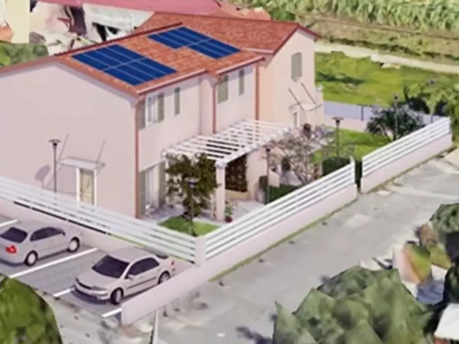 Immagine 1 di Casa trifamiliare in vendita  a Castelnuovo Magra