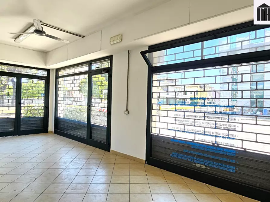 Immagine 14 di Locale commerciale in affitto  a Santa Croce Sull'arno