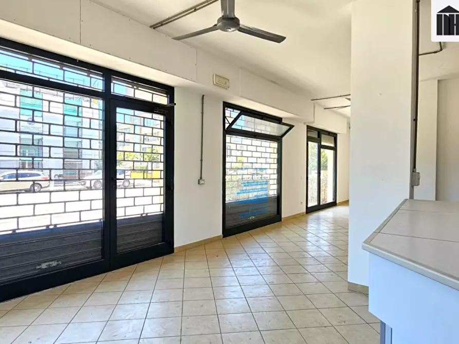 Immagine 7 di Locale commerciale in affitto  a Santa Croce Sull'arno