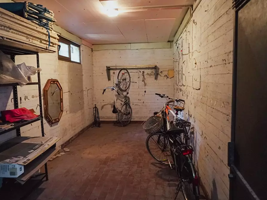 Immagine 27 di Appartamento in vendita  a Massa