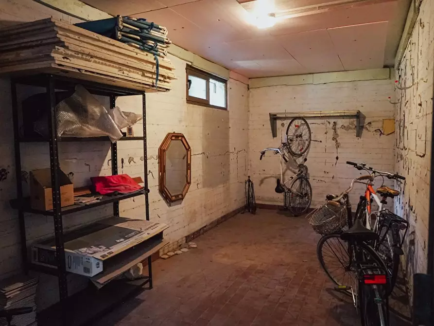 Immagine 28 di Appartamento in vendita  a Massa