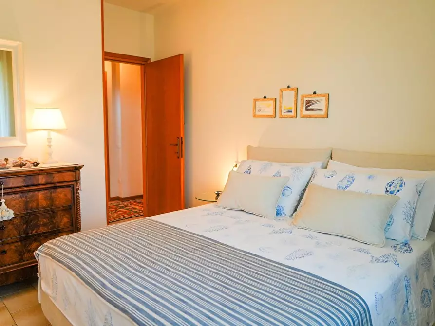 Immagine 10 di Appartamento in vendita  a Massa