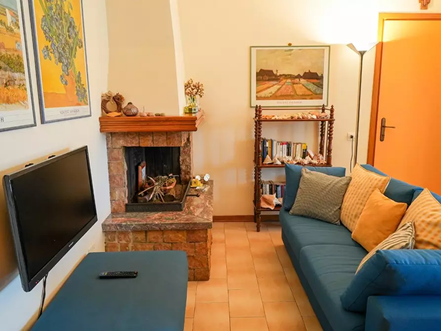 Immagine 3 di Appartamento in vendita  a Massa