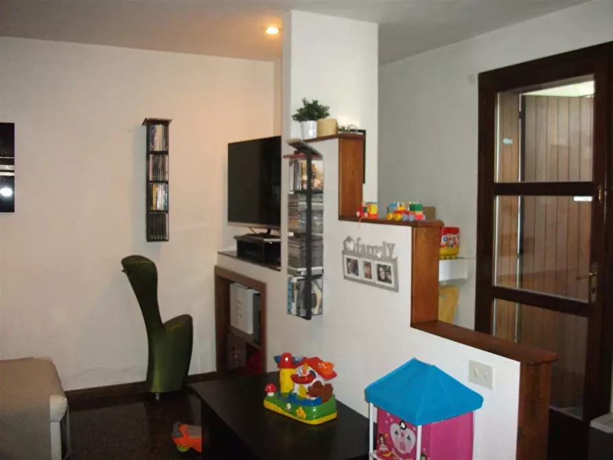 Immagine 17 di Casa trifamiliare in vendita  a Carrara