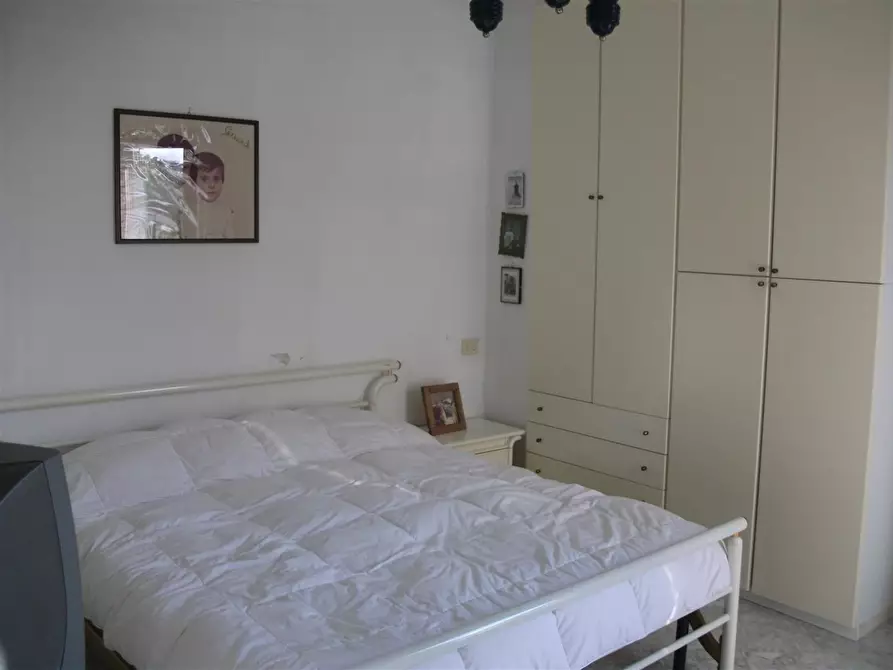 Immagine 19 di Casa trifamiliare in vendita  a Carrara