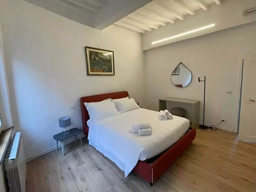 Immagine 4 di Appartamento in vendita  a Siena