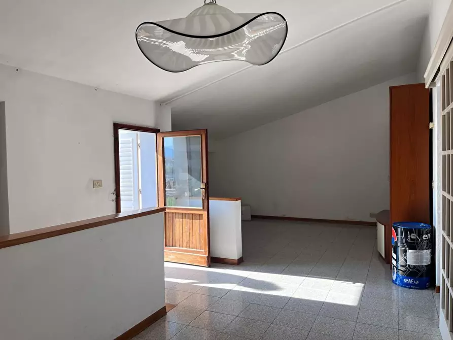 Immagine 2 di Casa trifamiliare in vendita  a Agliana