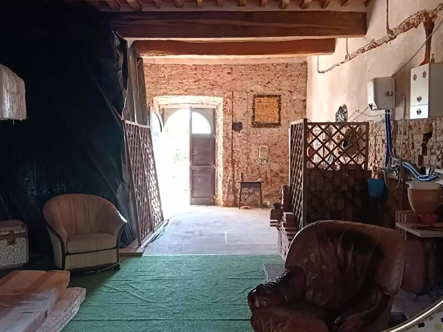 Immagine 5 di Magazzino in vendita  a Cascina