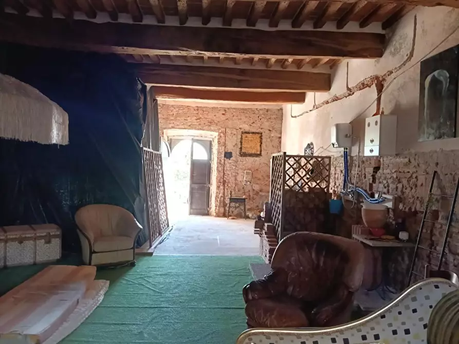 Immagine 3 di Magazzino in vendita  a Cascina