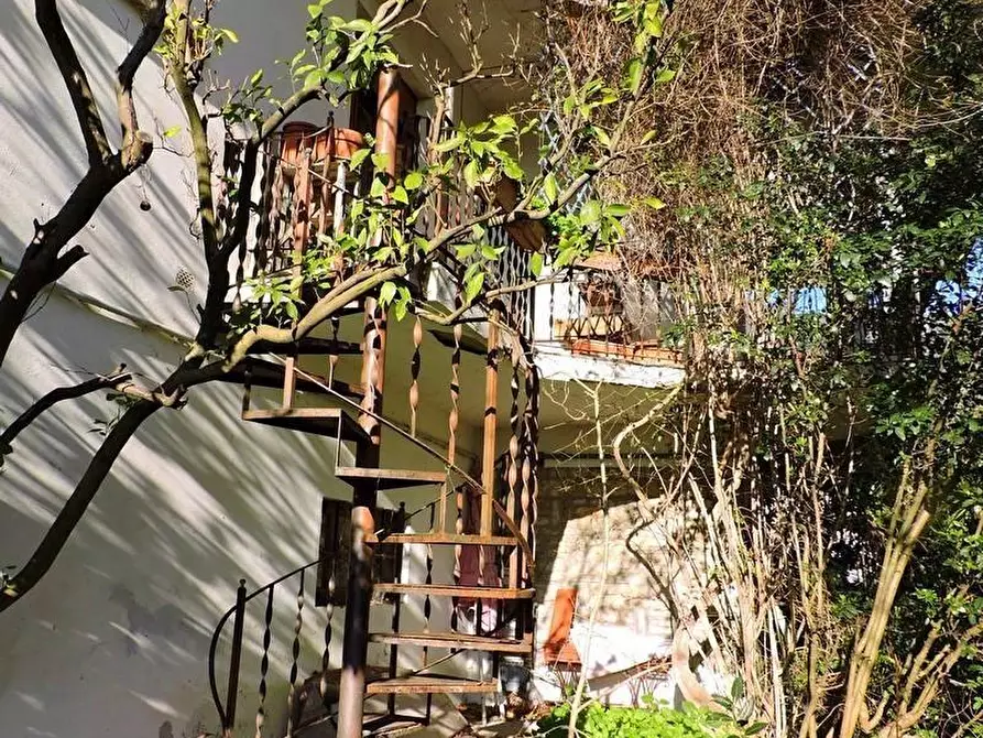 Immagine 11 di Casa bifamiliare in vendita  a San Giuliano Terme