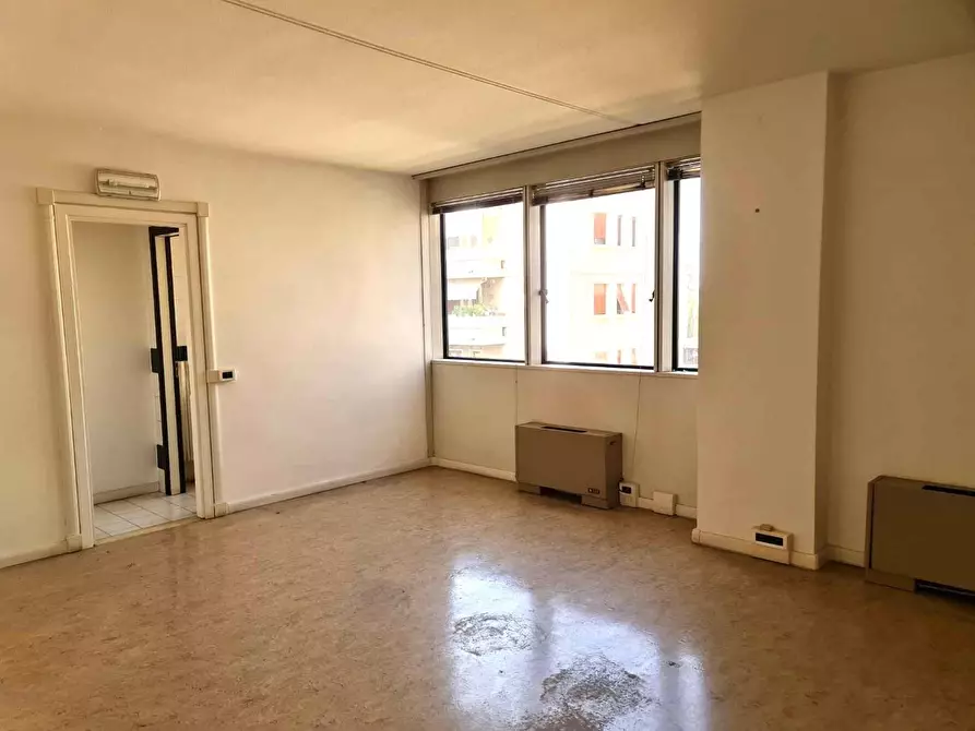 Immagine 2 di Ufficio in affitto  a Poggibonsi