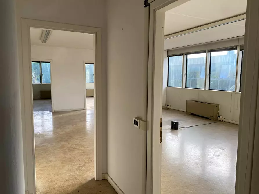 Immagine 9 di Ufficio in affitto  a Poggibonsi