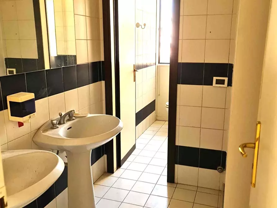 Immagine 3 di Ufficio in affitto  a Poggibonsi