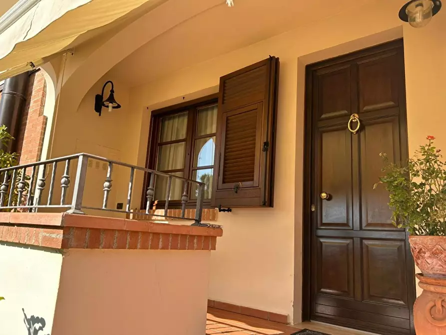 Immagine 16 di Appartamento in vendita  a Cecina