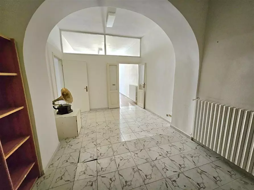 Immagine 2 di Appartamento in vendita  a Massa