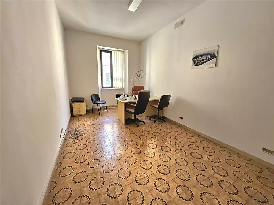 Immagine 4 di Appartamento in vendita  a Massa