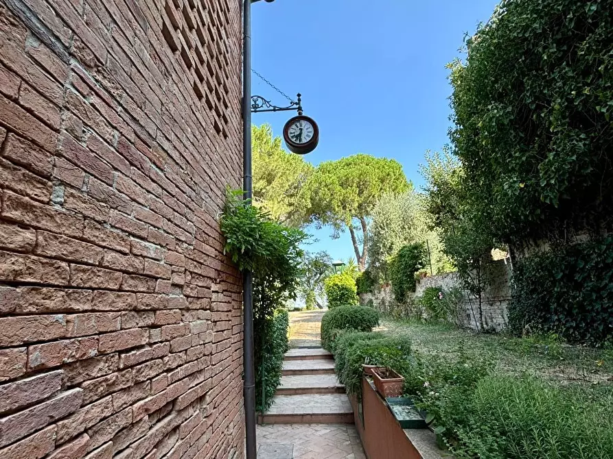Immagine 37 di Casa colonica in vendita  a Peccioli