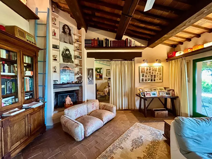 Immagine 54 di Casa colonica in vendita  a Peccioli