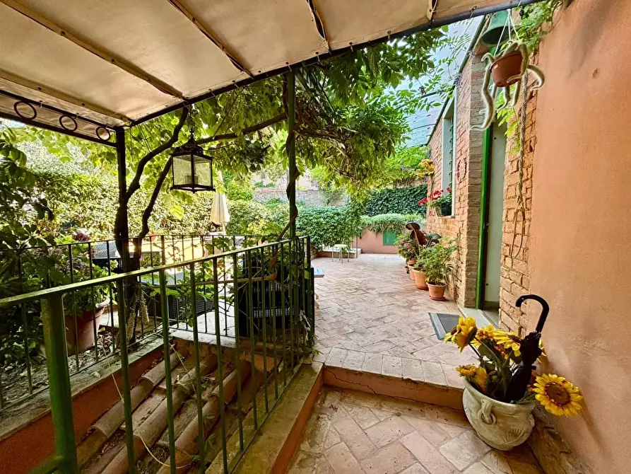 Immagine 30 di Casa colonica in vendita  a Peccioli