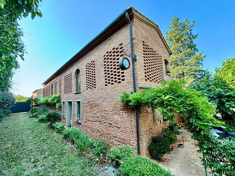 Immagine 19 di Casa colonica in vendita  a Peccioli
