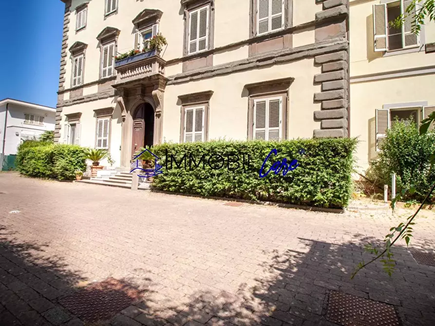 Immagine 42 di Appartamento in vendita  a Livorno