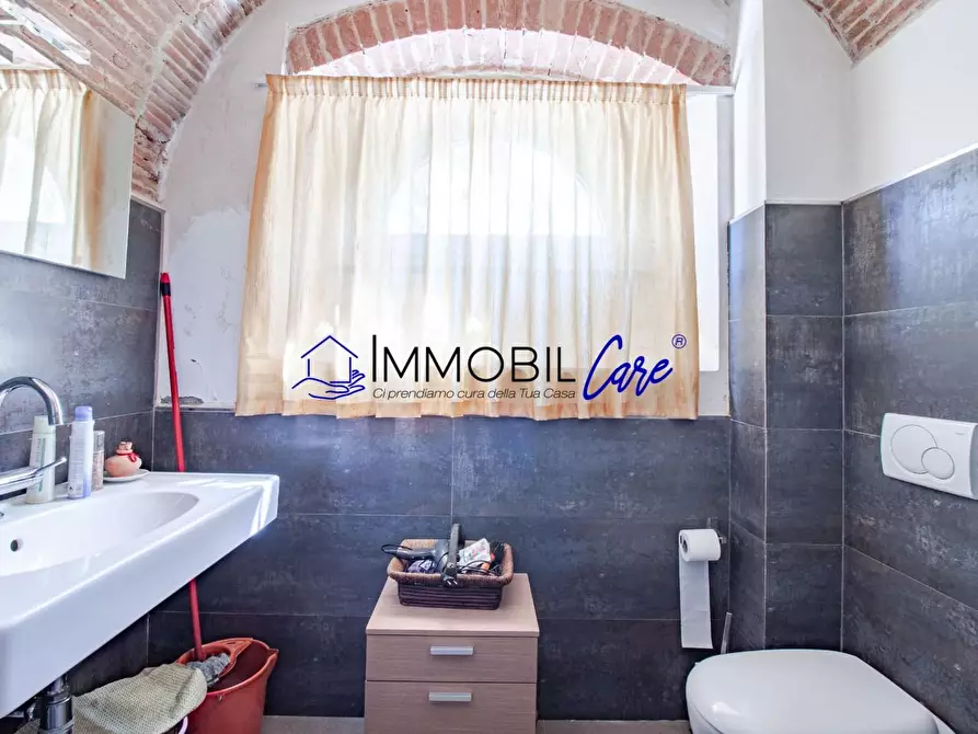 Immagine 21 di Appartamento in vendita  a Livorno