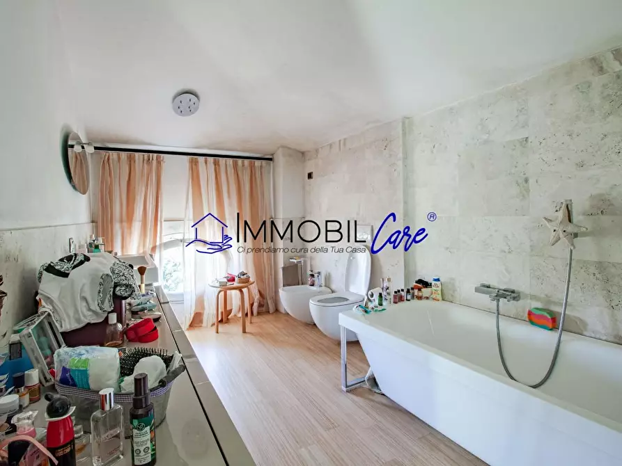 Immagine 27 di Appartamento in vendita  a Livorno