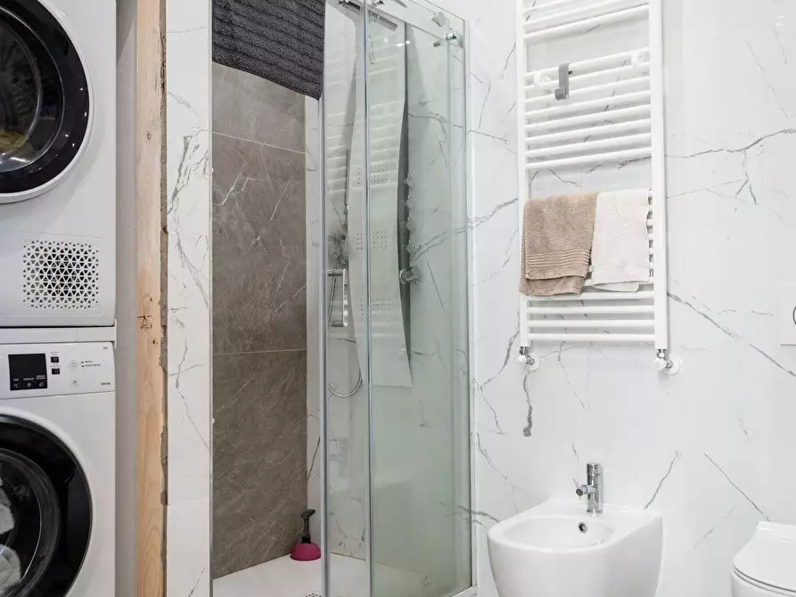 Immagine 17 di Appartamento in vendita  a La Spezia