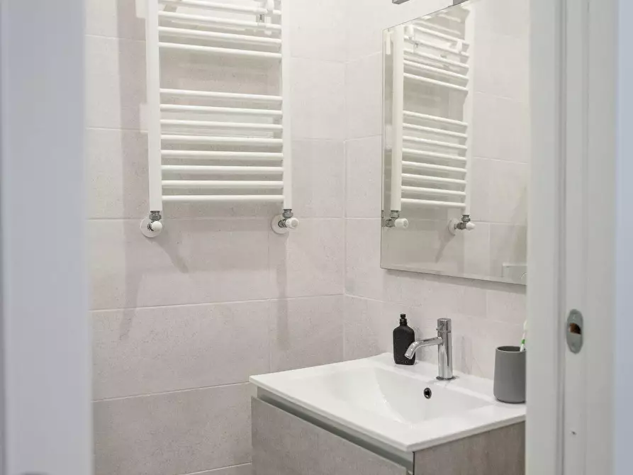 Immagine 8 di Appartamento in vendita  a La Spezia