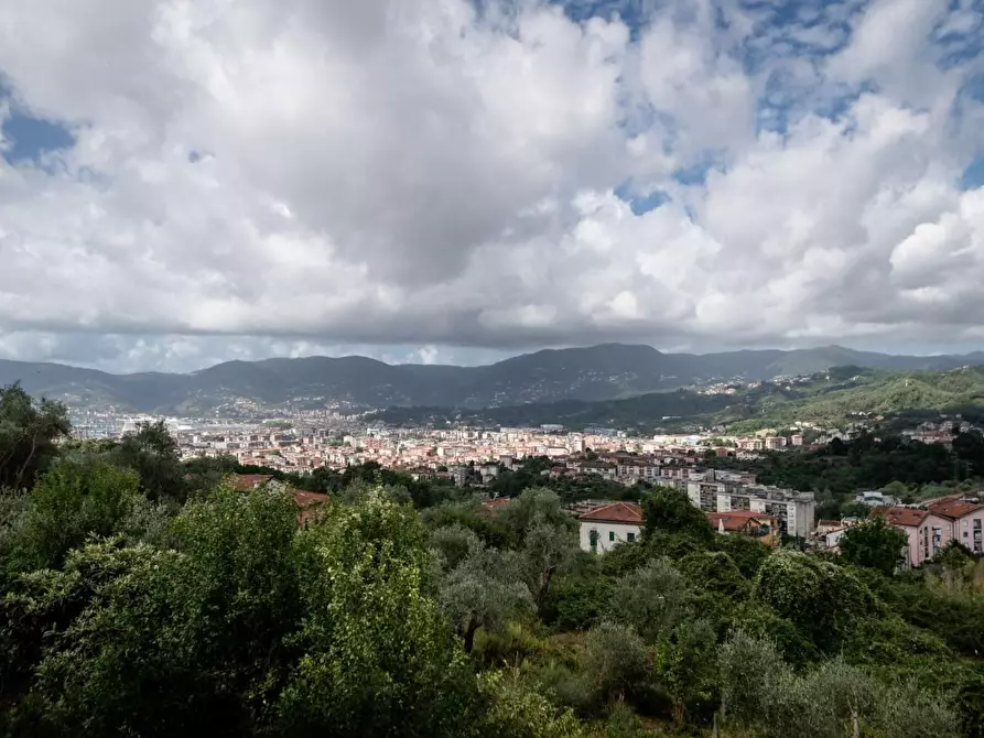 Immagine 11 di Appartamento in vendita  a La Spezia