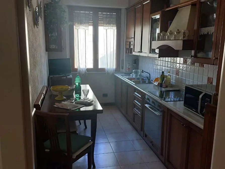 Immagine 4 di Appartamento in vendita  a Massa