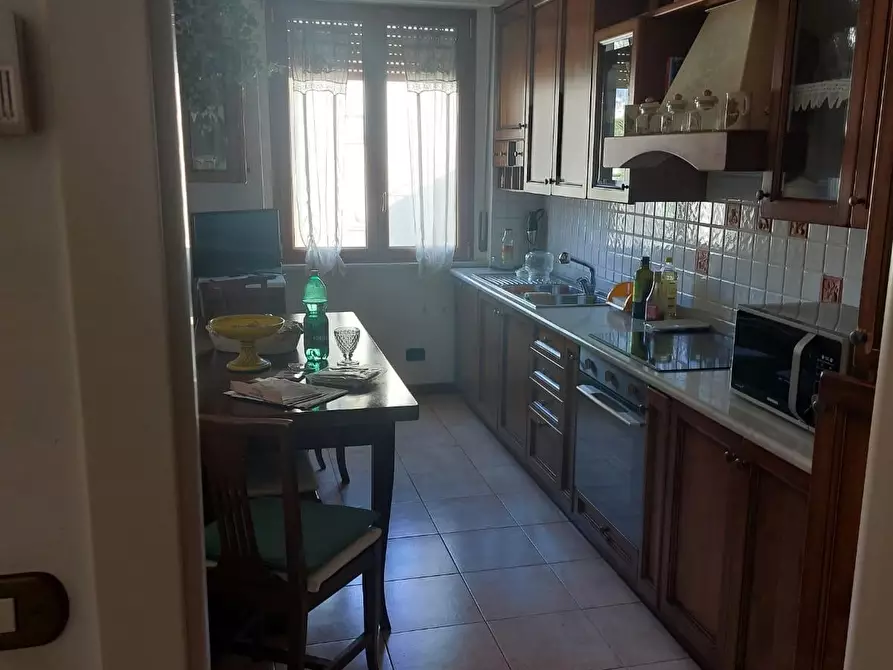 Immagine 5 di Appartamento in vendita  a Massa