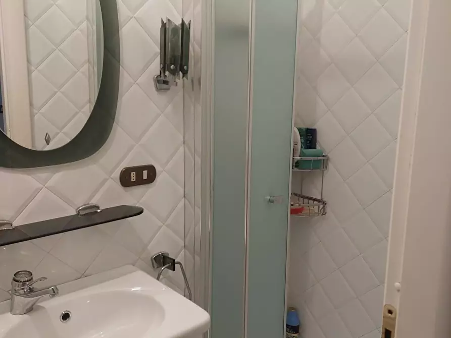 Immagine 13 di Appartamento in vendita  a Massa