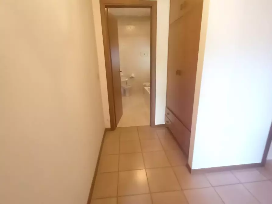 Immagine 11 di Appartamento in vendita  a Camaiore