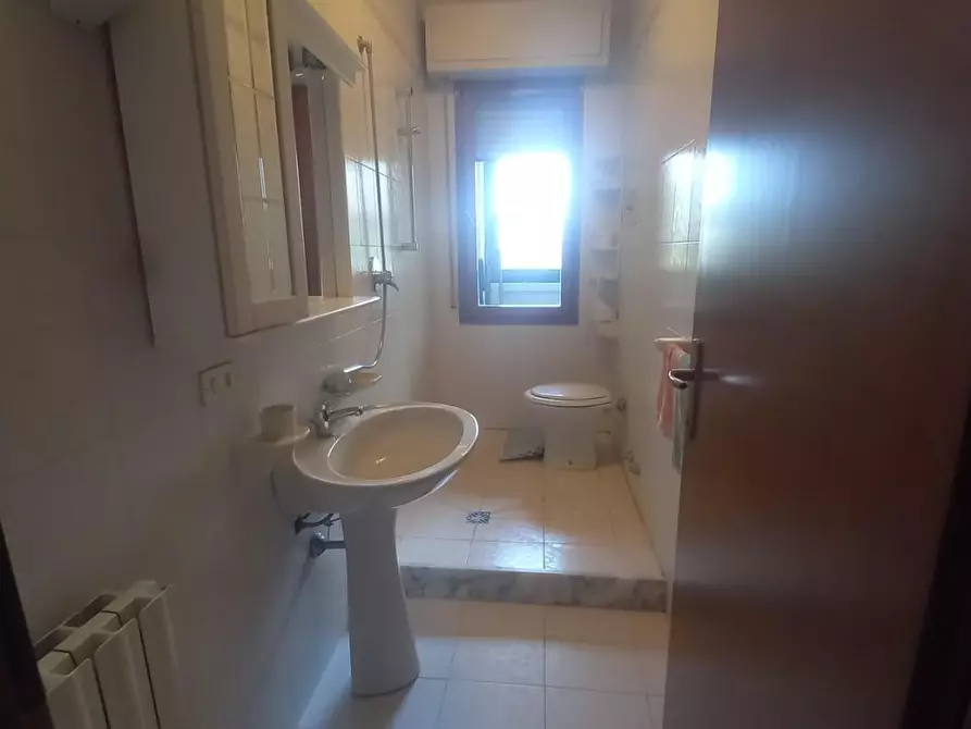 Immagine 5 di Appartamento in vendita  a Camaiore