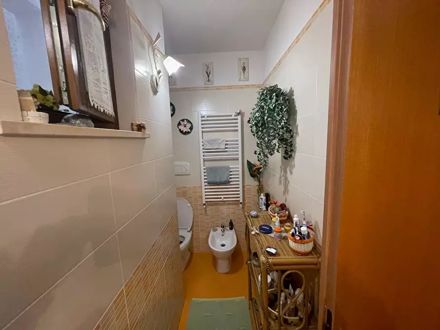 Immagine 11 di Appartamento in vendita  a Siena