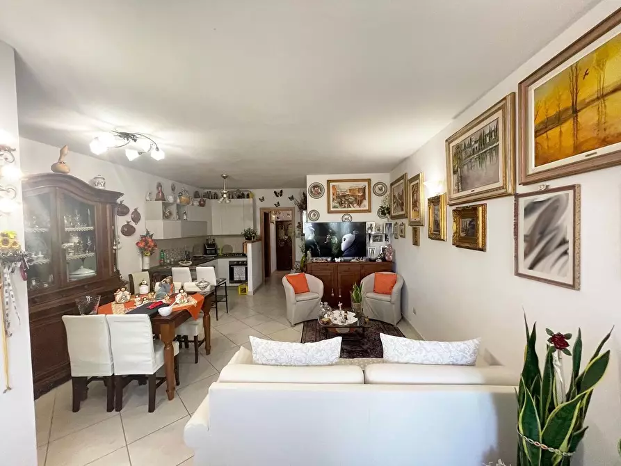 Immagine 3 di Appartamento in vendita  a Siena