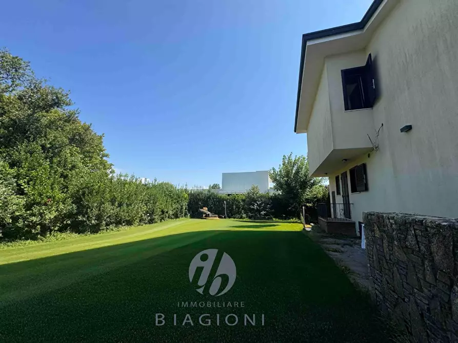 Immagine 5 di Villa in vendita  a Pietrasanta
