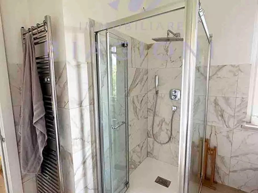 Immagine 20 di Villa in vendita  a Pietrasanta