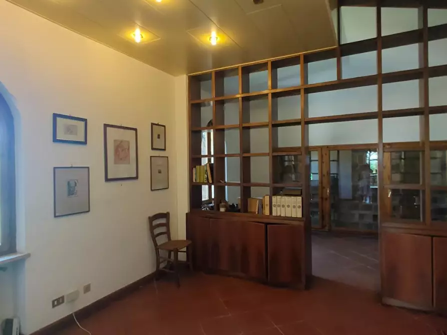 Immagine 36 di Villa in vendita  a Capannori