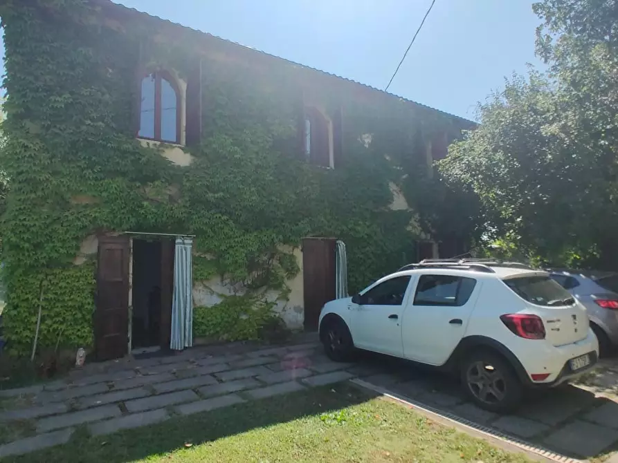 Immagine 41 di Villa in vendita  a Capannori