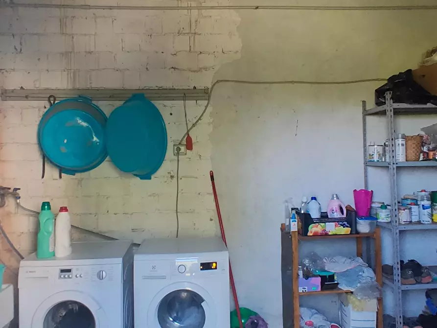 Immagine 39 di Villa in vendita  a Capannori