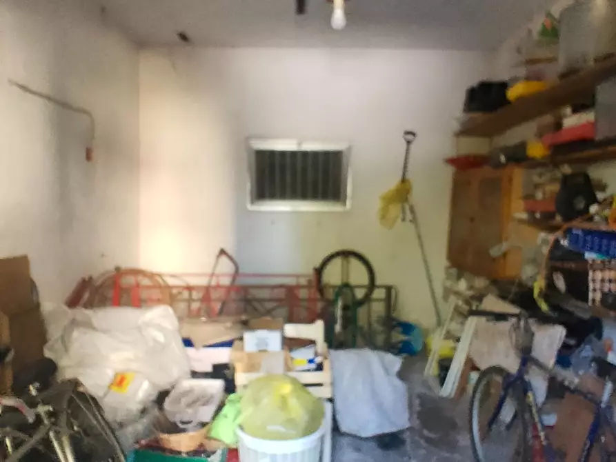 Immagine 38 di Villa in vendita  a Capannori