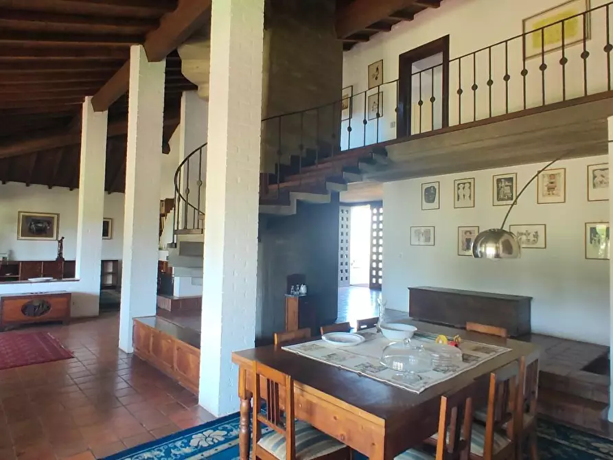 Immagine 7 di Villa in vendita  a Capannori